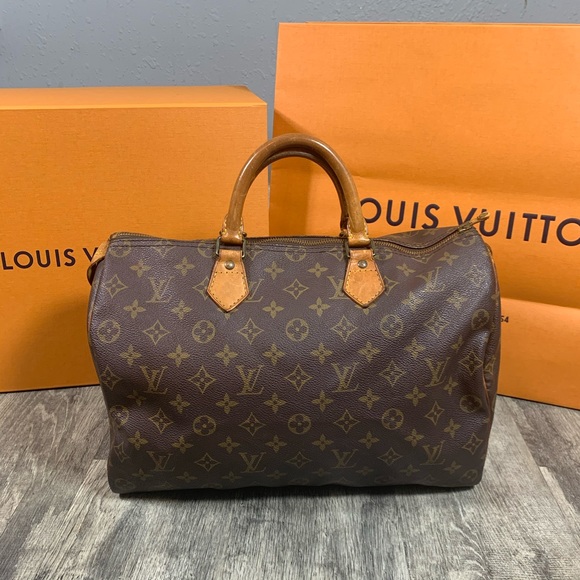 Louis Vuitton Handbags - ✨Louis Vuitton Speedy 35 Monogram Bag✨